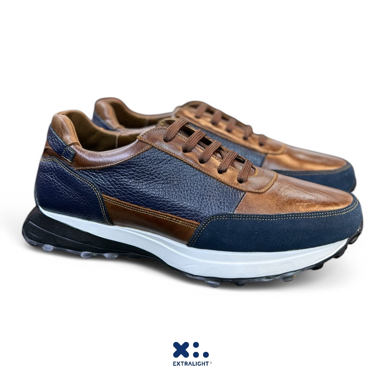 sneaker de piel coñac venado azul gamuza navy 20k extralight