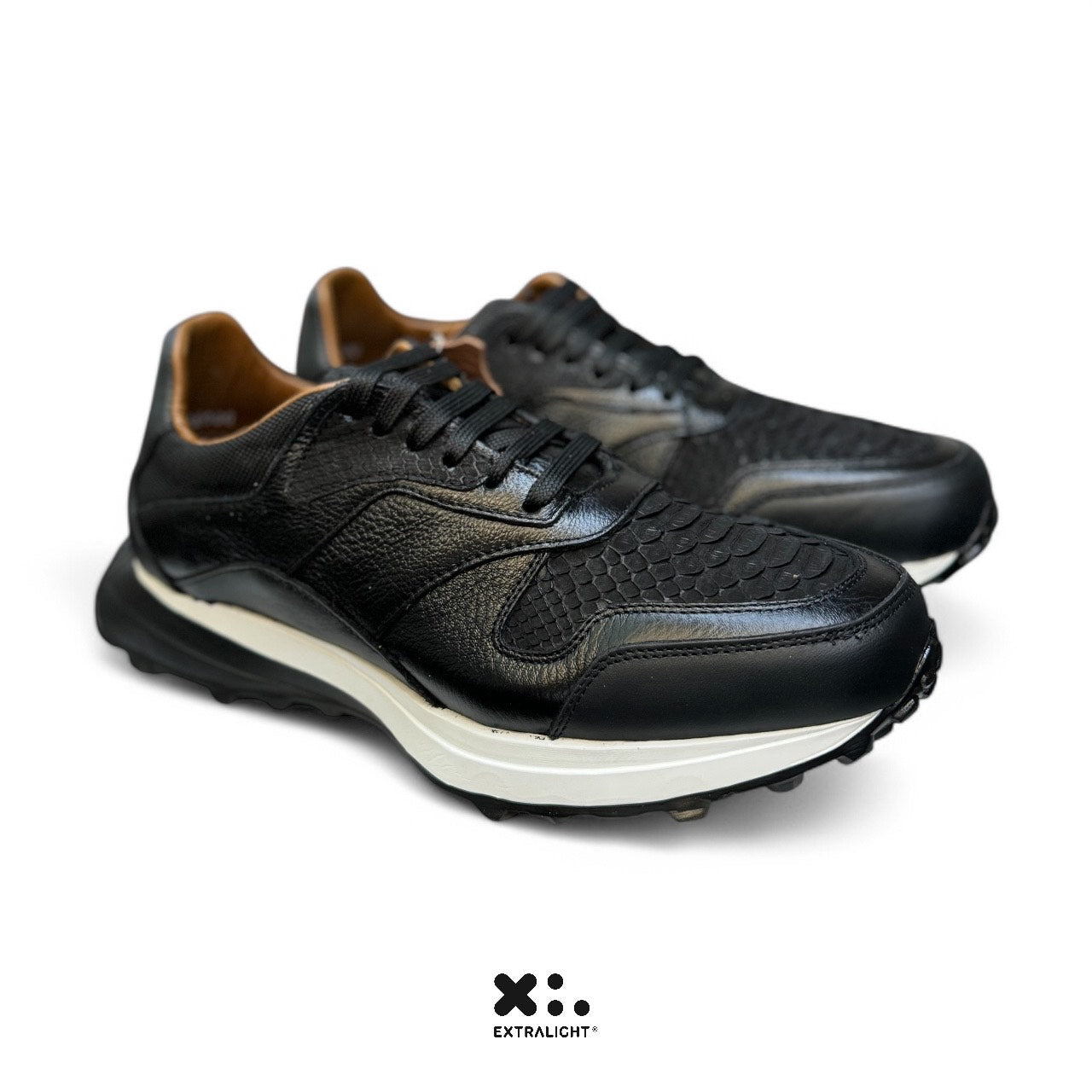 sneaker de piel venado / vibora python negro nobuck extralight 2030