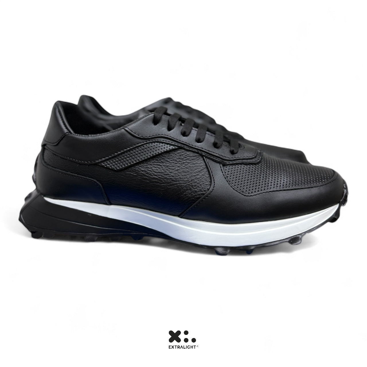 sneaker de piel negro venado 20k 15 extralight