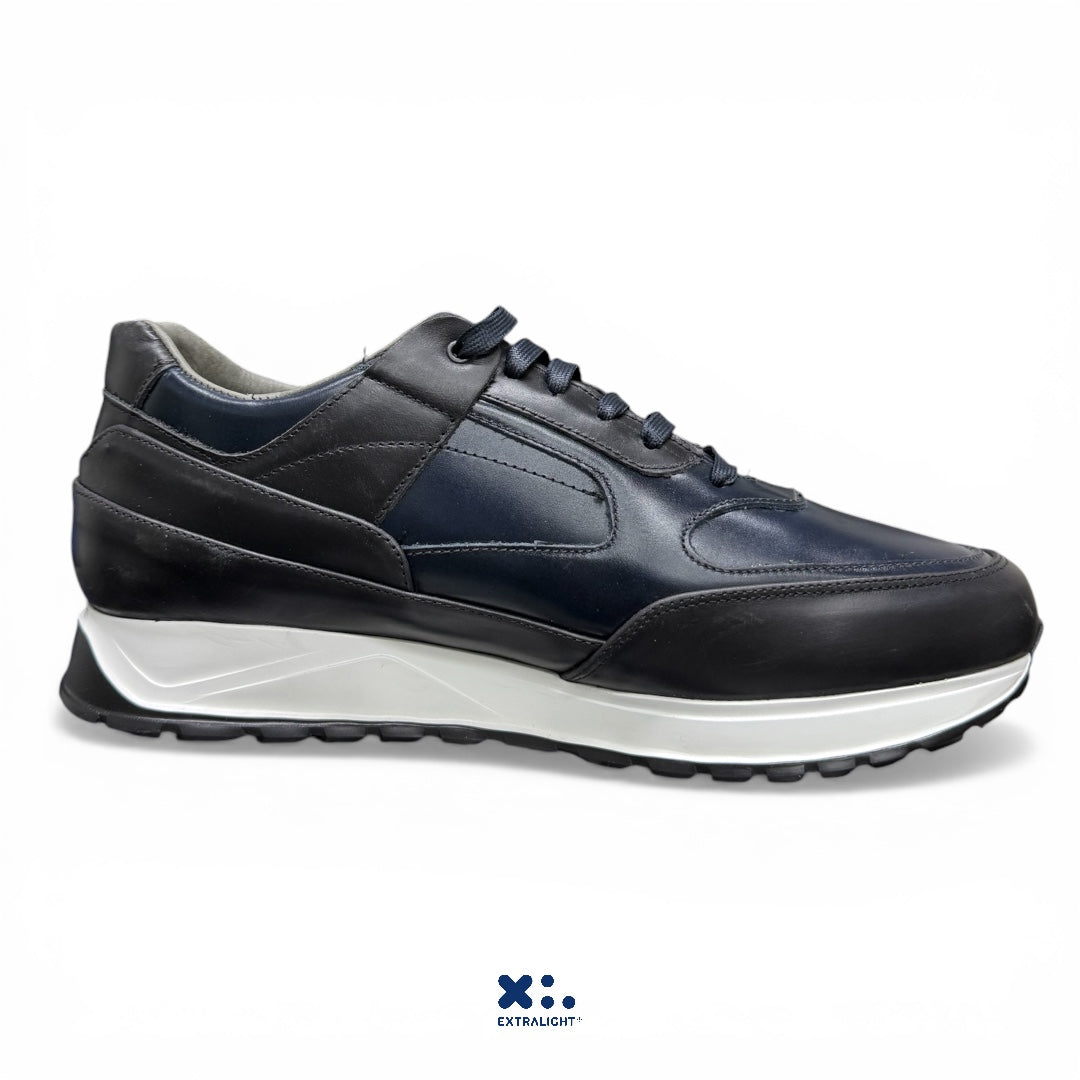 sneaker monclear - negro/blue lustrado Extralight®
