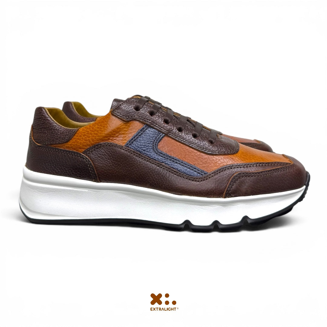 Sneaker chárger de piel venado café caoba Extralight®