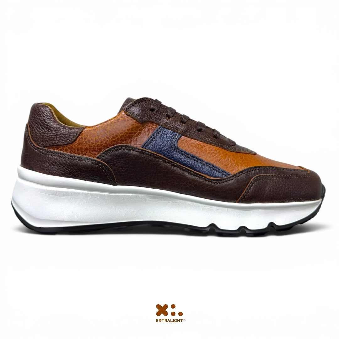 Sneaker chárger de piel venado café caoba Extralight®