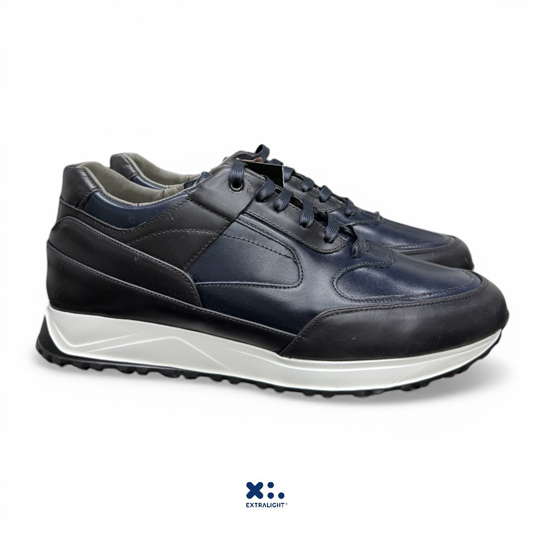 sneaker monclear - negro/blue lustrado Extralight®