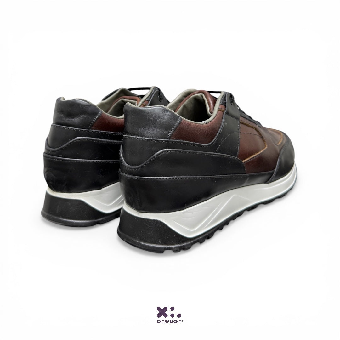 sneaker monclear - negro/vino mate Extralight®