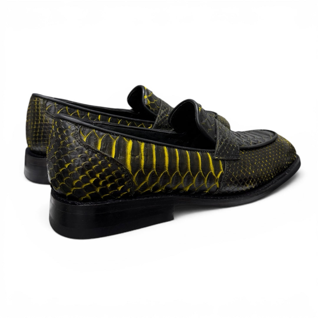 Loafers carmayn piel pyton hornet 🐝