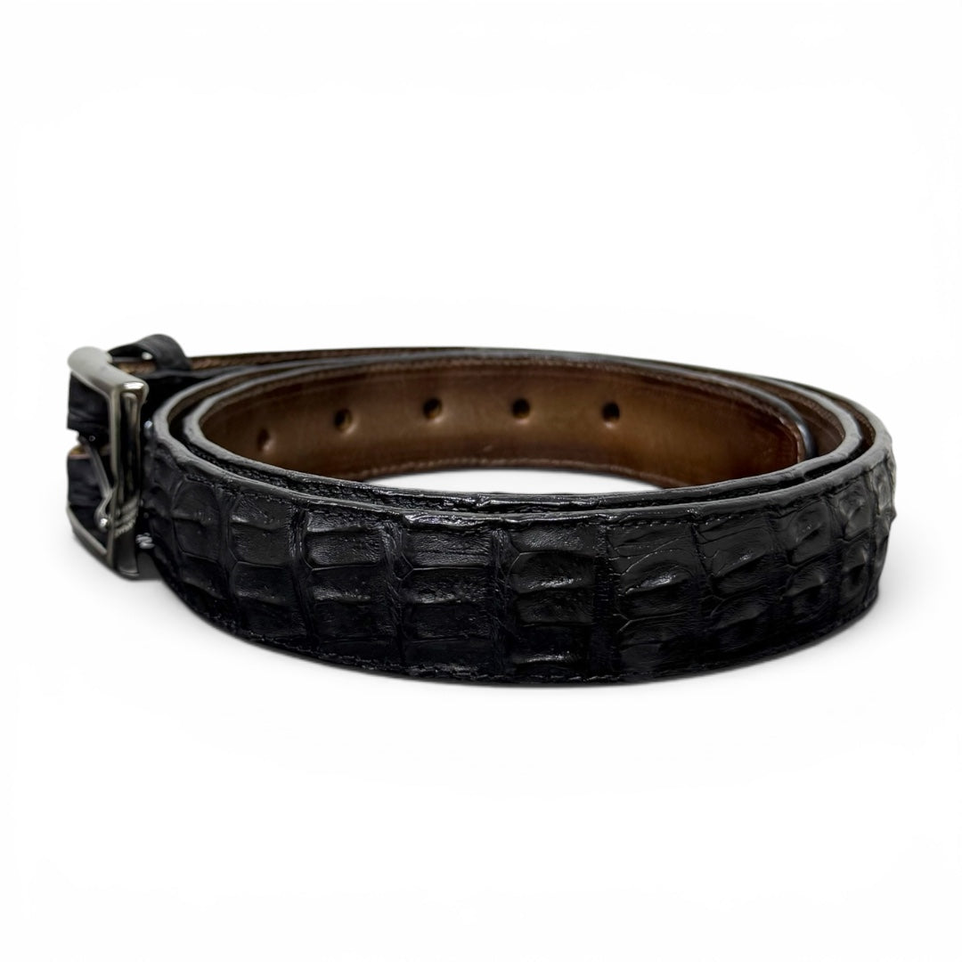 Cinturón de piel full back cocodrilo cayman negro fondo coñac