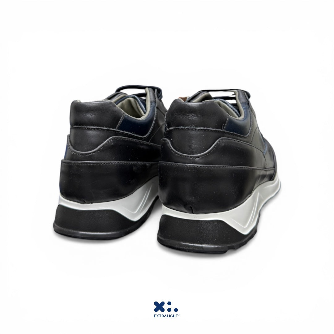 sneaker monclear - negro/blue lustrado Extralight®
