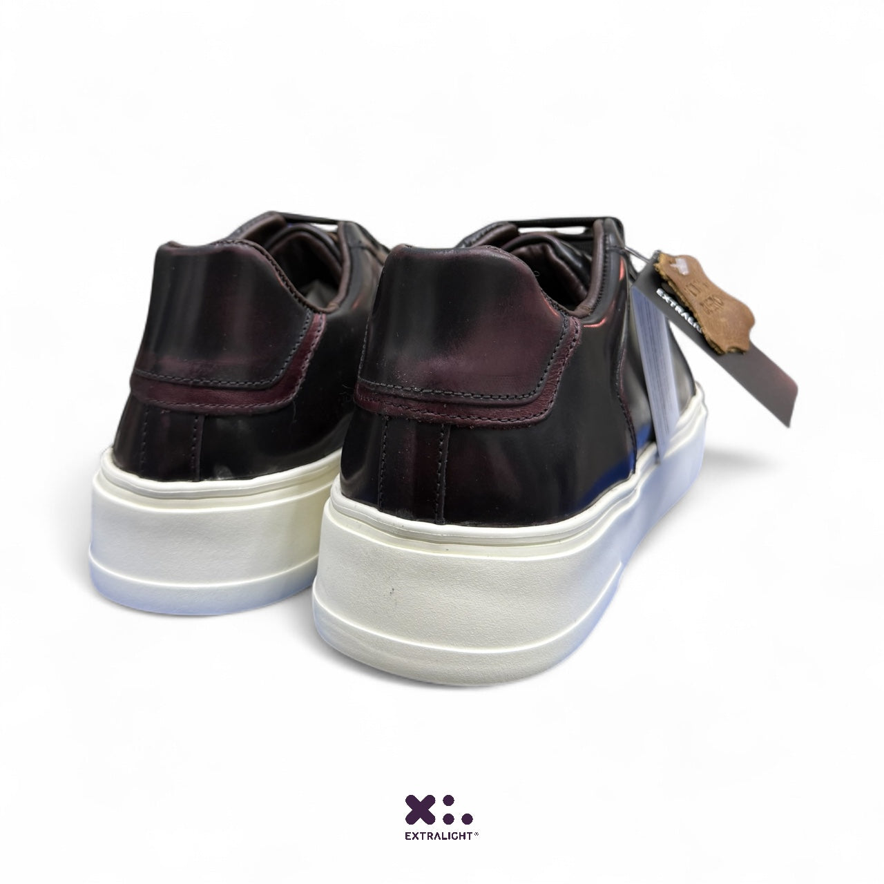 sneaker de piel camaleón black cherry 16k vermil extralight