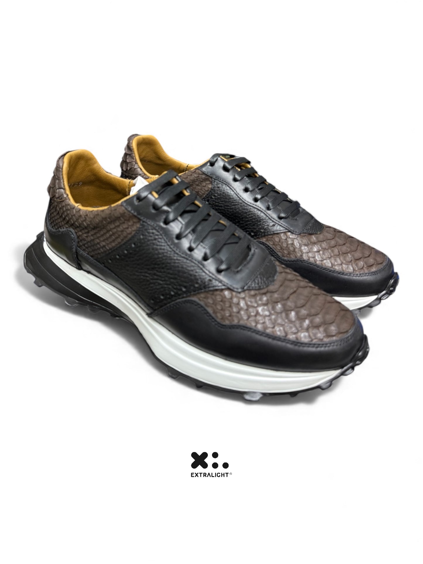 Sneaker 20k10 - piel de pyton tabaco extralight