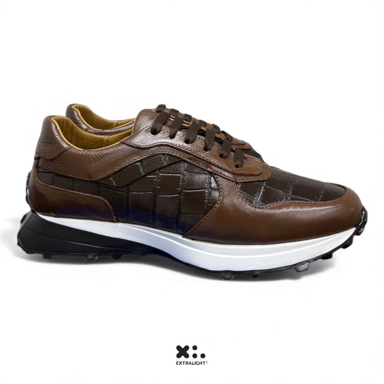 sneaker de piel coffe skin print alligator 20k15 extralight