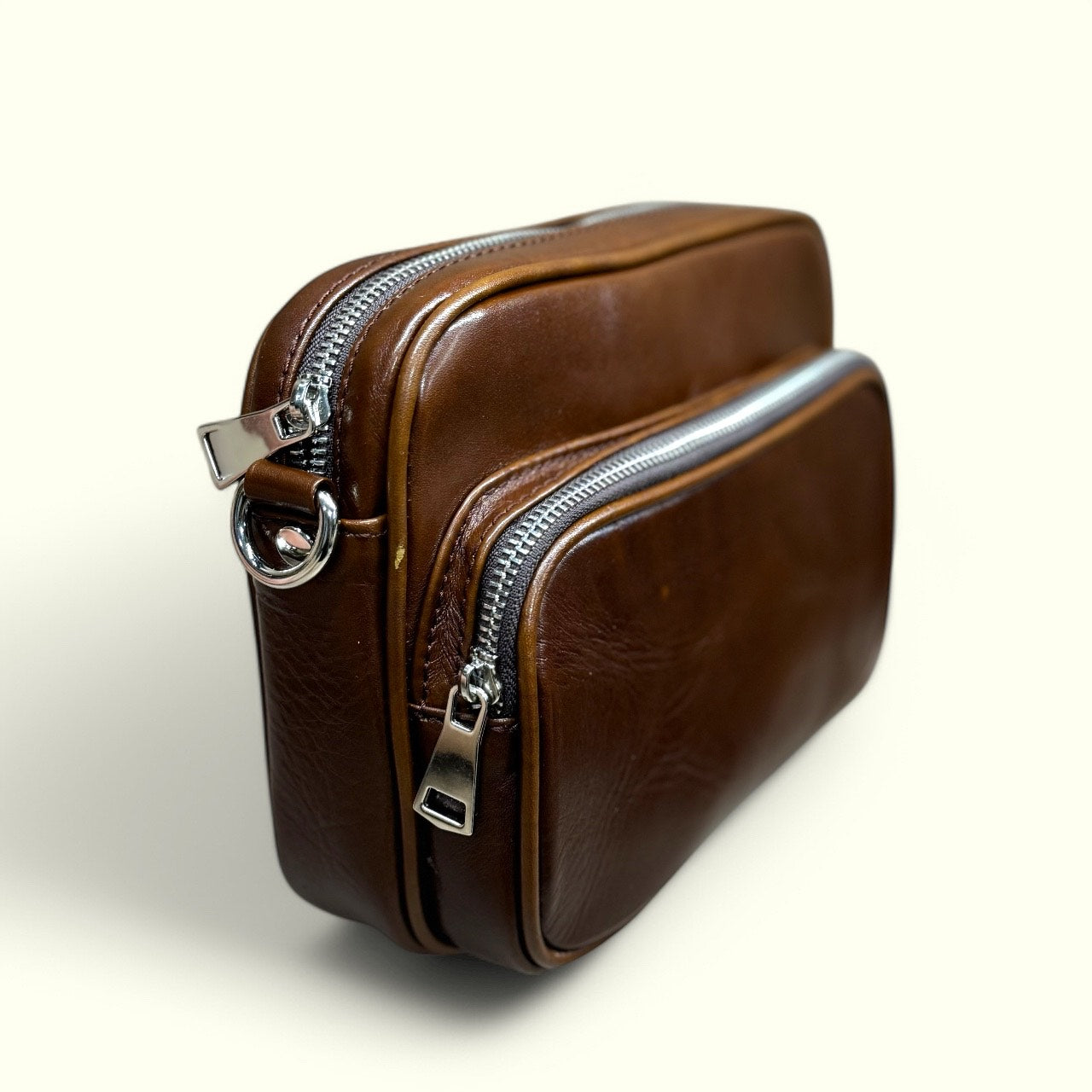 bandolera de piel cuero coñac mod monaco practica y elegante