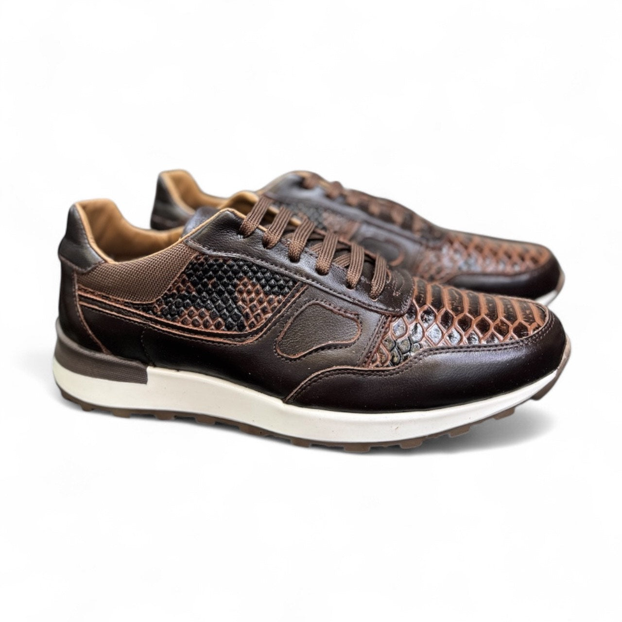 tenis de piel cafe chocolate / piel grabado vibora phyton 6034