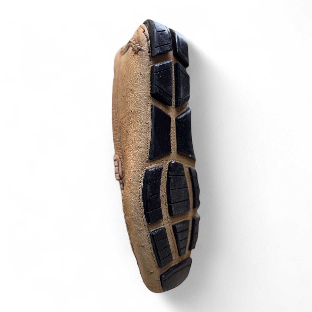 mocasines carbone de piel ostrich / avestruz color latte cafe