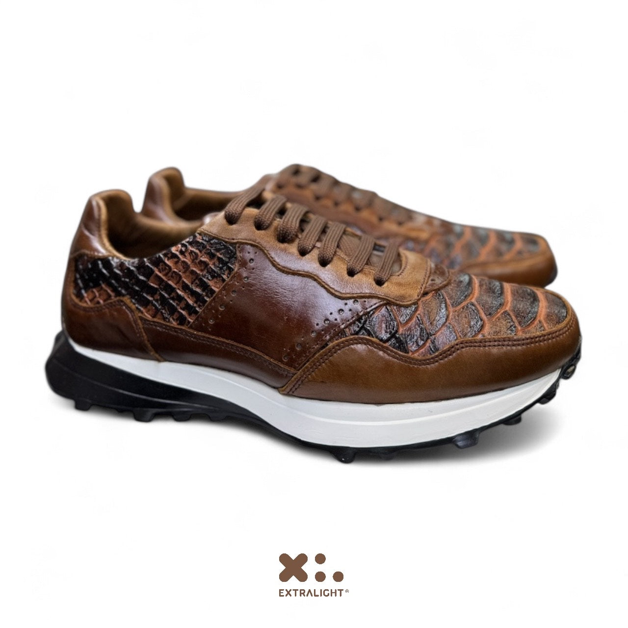 sneaker de piel grabado pyton coñac 20ñ10 extralight